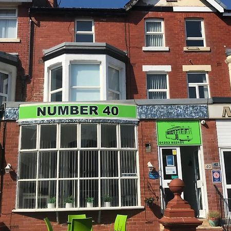 Number 40 - No Multiple Room Bookings ブラックプール エクステリア 写真
