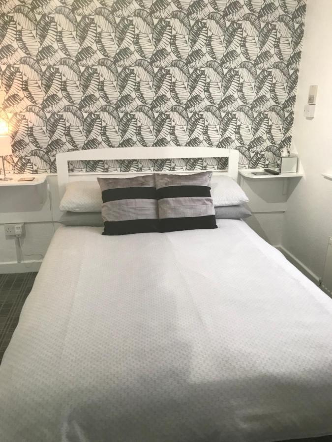 Number 40 - No Multiple Room Bookings ブラックプール エクステリア 写真