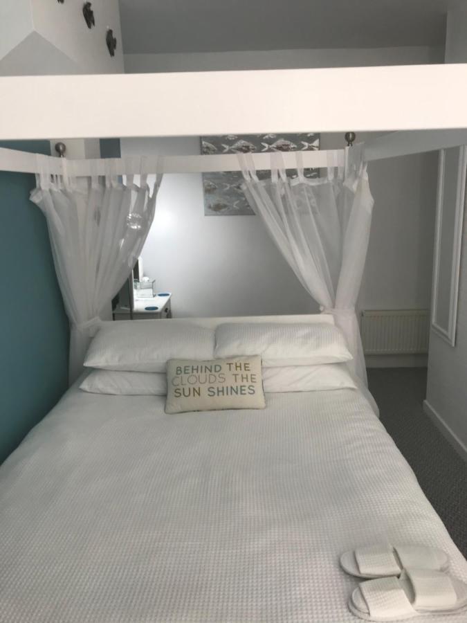 Number 40 - No Multiple Room Bookings ブラックプール エクステリア 写真