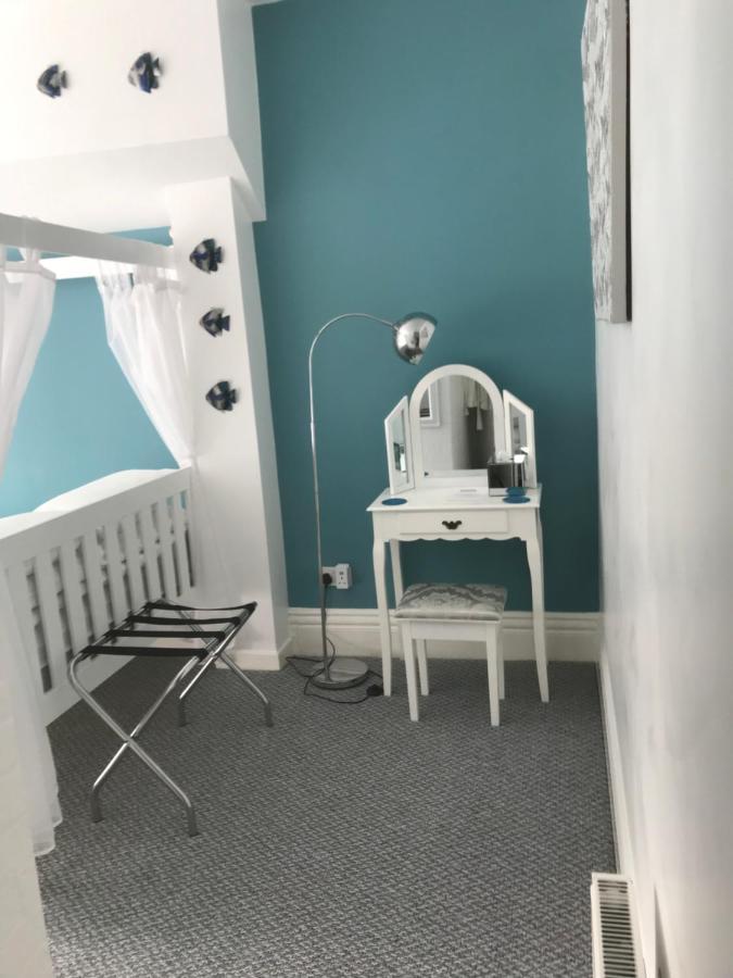 Number 40 - No Multiple Room Bookings ブラックプール エクステリア 写真
