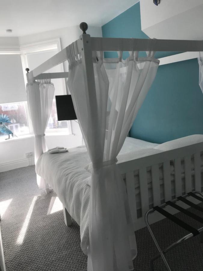Number 40 - No Multiple Room Bookings ブラックプール エクステリア 写真